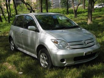 2003 Toyota ist Pictures