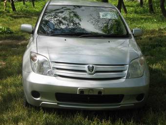 2003 Toyota ist Photos