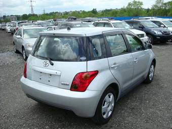 2003 Toyota ist Pictures