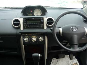 2003 Toyota ist Photos