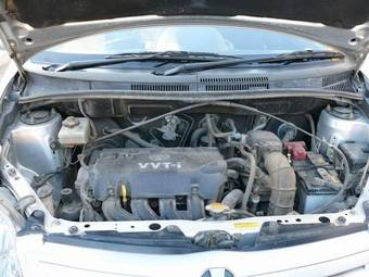 2003 Toyota ist Photos