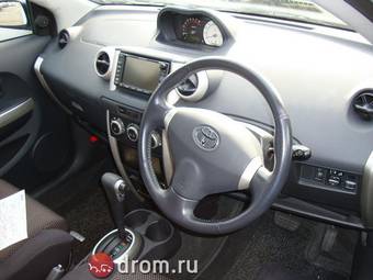 2003 Toyota ist Photos