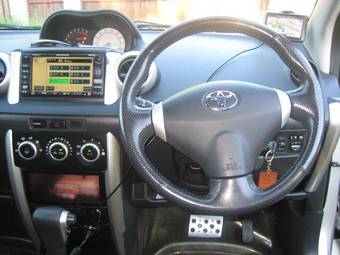 2003 Toyota ist Photos