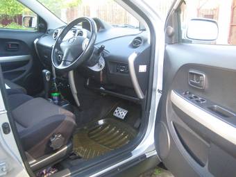 2003 Toyota ist Photos