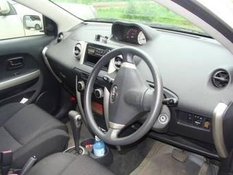 2003 Toyota ist Photos