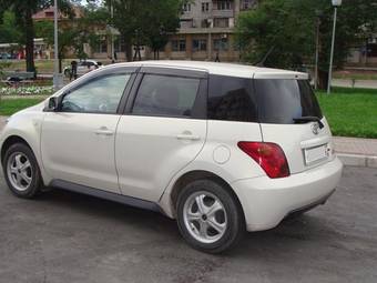 2003 Toyota ist Images