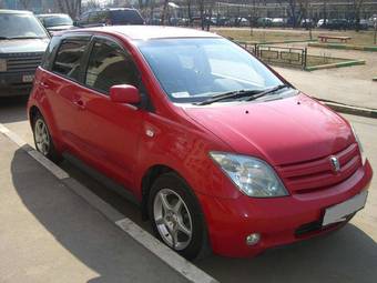 2003 Toyota ist Photos