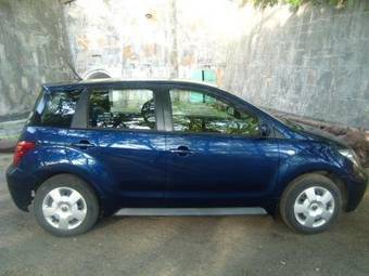 2003 Toyota ist Pictures