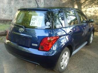 2003 Toyota ist Photos