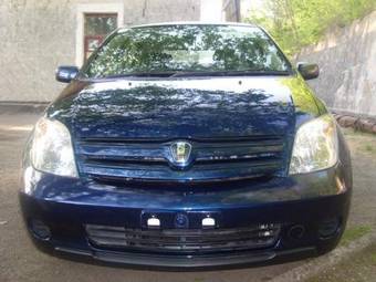 2003 Toyota ist Photos
