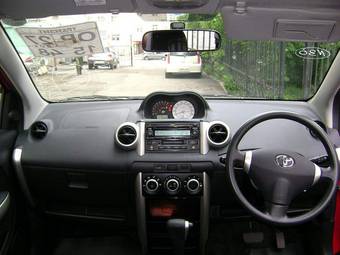 2003 Toyota ist Pictures