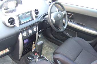 2003 Toyota ist Photos