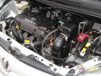 2003 Toyota ist Photos