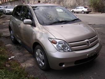 2003 Toyota ist Pictures