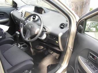 2003 Toyota ist Pictures