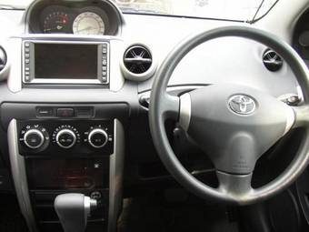 2003 Toyota ist Photos