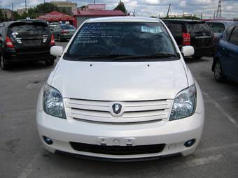 2003 Toyota ist Pictures