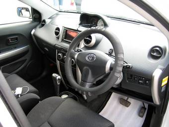 2003 Toyota ist Pictures