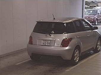 2003 Toyota ist Photos