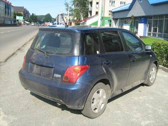 2003 Toyota ist Photos