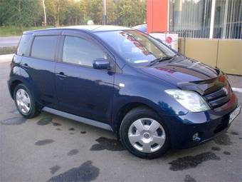 2003 Toyota ist Photos