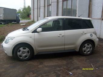 2003 Toyota ist Photos