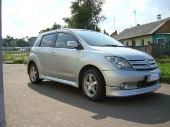 2003 Toyota ist Photos