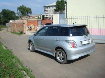 2003 Toyota ist Photos