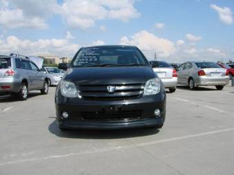 2003 Toyota ist Pictures