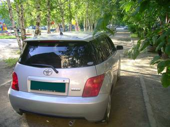 2003 Toyota ist Photos