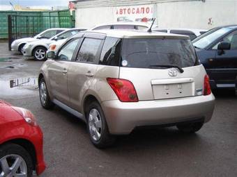 2003 Toyota ist Photos