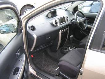 2003 Toyota ist Photos