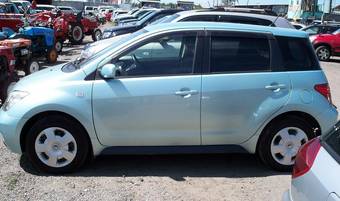2003 Toyota ist Pictures