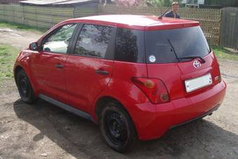 2003 Toyota ist Photos