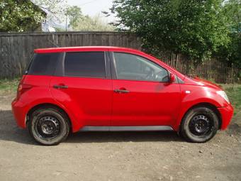 2003 Toyota ist Photos