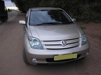 2003 Toyota ist Pics