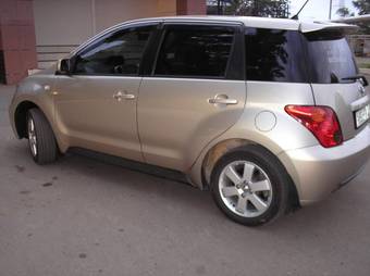 2003 Toyota ist Pictures