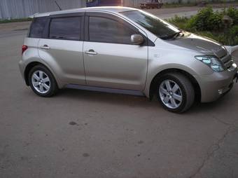 2003 Toyota ist Pictures