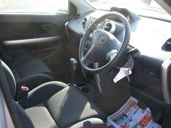 2003 Toyota ist Photos
