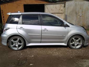 2003 Toyota ist Photos
