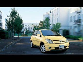2003 Toyota ist Photos