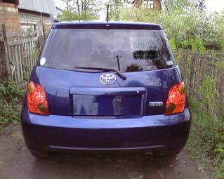 2003 Toyota ist Photos