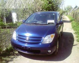 2003 Toyota ist Photos