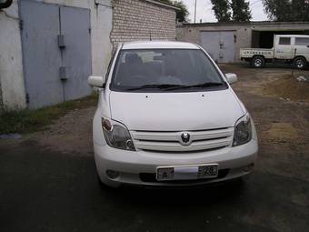 2003 Toyota ist Photos