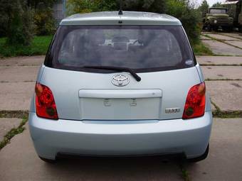 2003 Toyota ist Photos