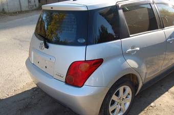 2003 Toyota ist Pictures