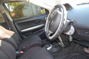 2003 Toyota ist Pictures