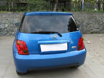 2003 Toyota ist Photos