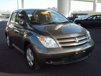 2004 Toyota ist