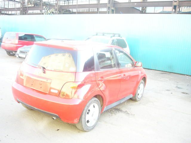 2004 Toyota ist